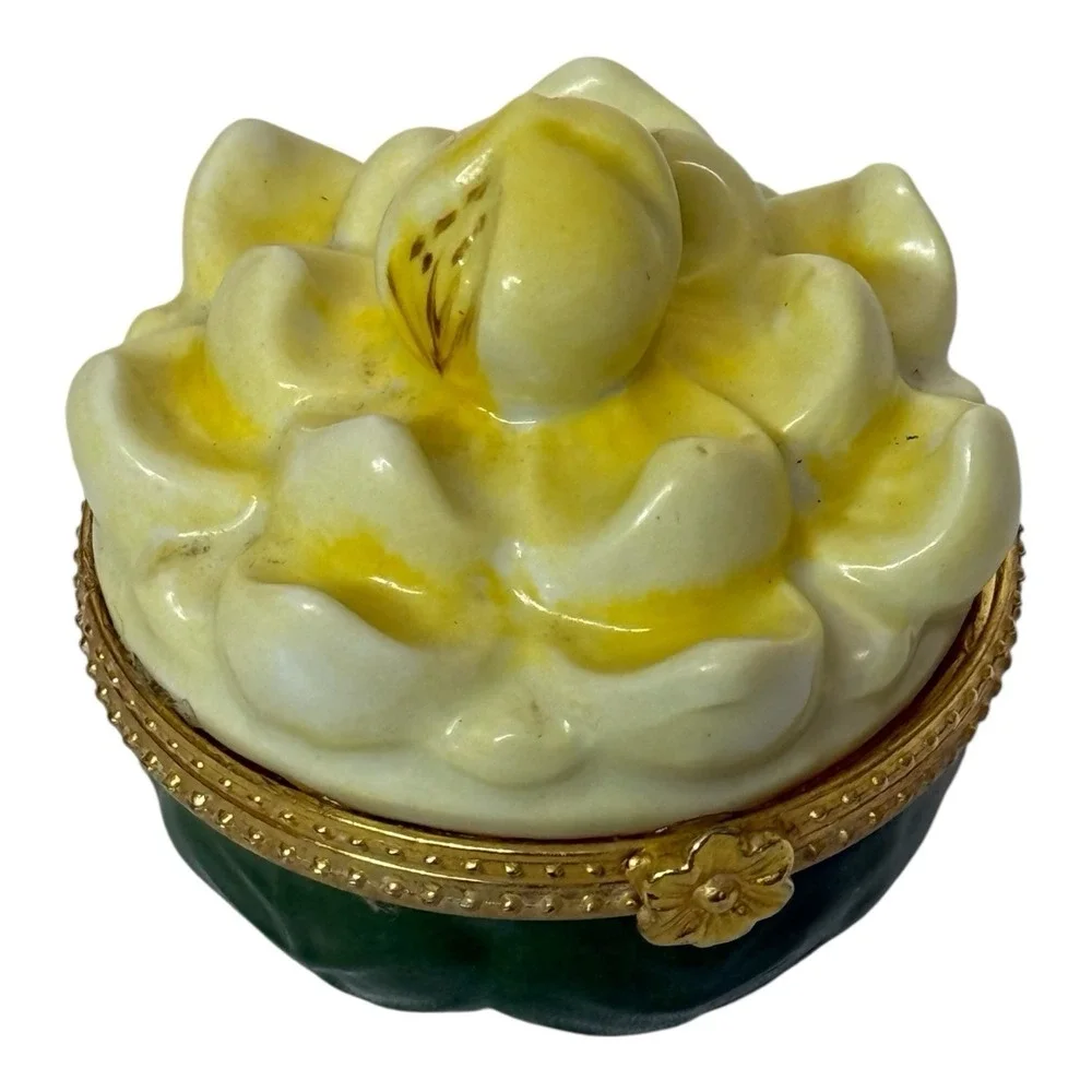 Vintage 90's Lotus Flower Hinged Porcelain Trinket Box Figurine 2.5